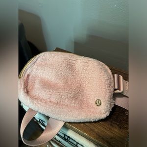 Lululemon Sherpa Belt Bag